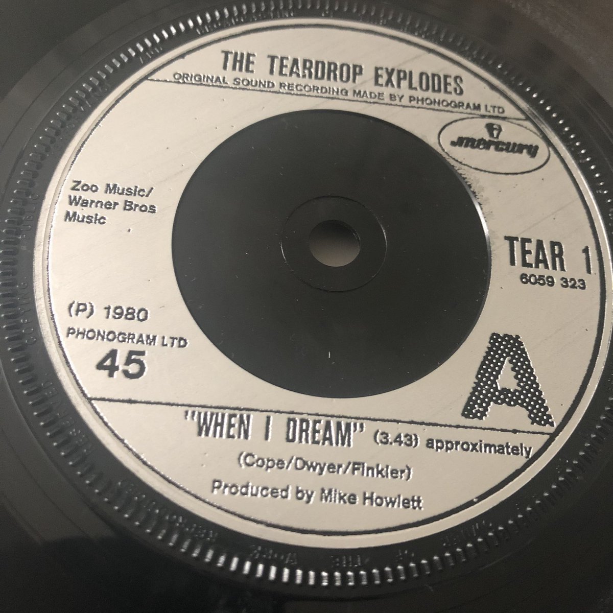 cagedbeatnik's tweet image. read that on signing with mercury records . . Cope asked for a clause to be added so that the first few thousand pressings of records had paper labels and not the silver pressed type . . #paperlabels #mercuryrecords #theteardropexplodes #juliancope