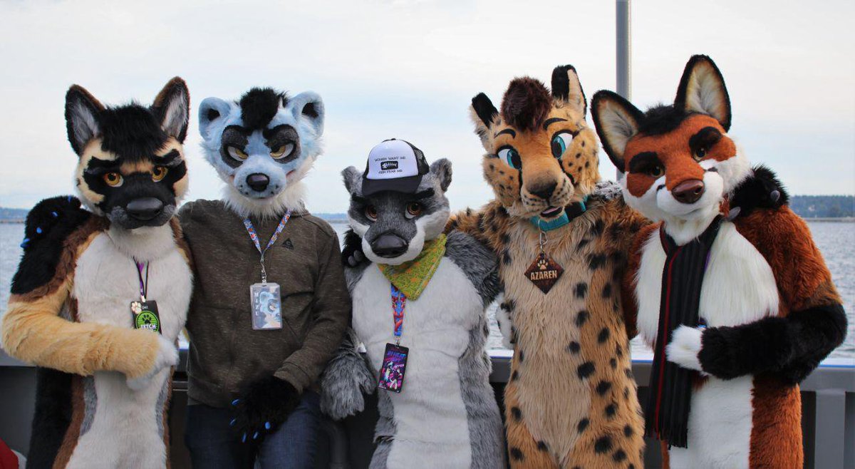 AeroRaccoon's tweet photo. Summer weather is approaching! Remembering the good times. We will make more soon.
#FursuitFriday
📷.@johabicoon https://t.co/sL9lpgRJXg