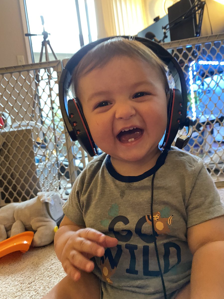 BigKennyGaming's tweet image. Starting out young! #futuregamer #futurestreamer #gamerlife #justlikedaddy #JrFTW