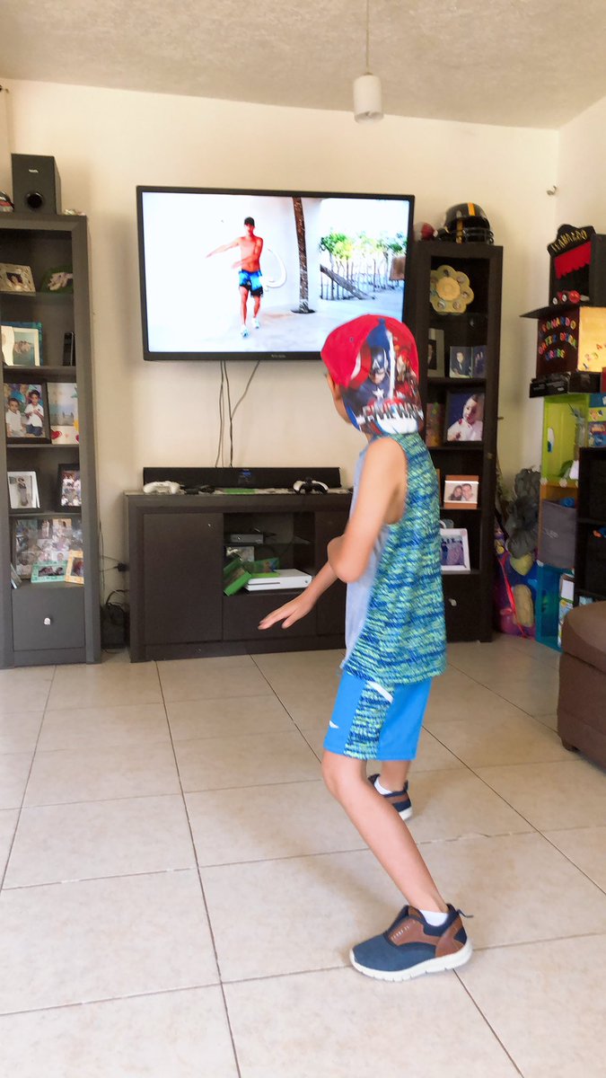Denisse_Uribe's tweet photo. @Rommel_Pacheco mi hijo es tu fan! Todos los días está esperando tu rutina. Ojalá puedas enviarle un saludo https://t.co/rtheWnQLHe