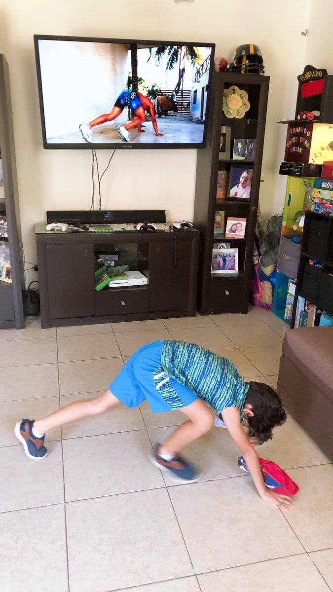 Denisse_Uribe's tweet photo. @Rommel_Pacheco mi hijo es tu fan! Todos los días está esperando tu rutina. Ojalá puedas enviarle un saludo https://t.co/rtheWnQLHe