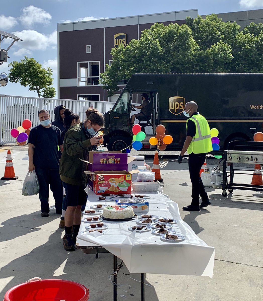 Edie4gzus's tweet photo. @UPS_Laguna 🤎 overcoming all obstacles to achieve #30DaysSafe 💯 #Recognition 🌟 #RecordVolume📦 #HeatWaves #Masks #Mentoring #NoDaysOff☀️ #MaskedMarvels #ClubLaguna🌴 @jrindafernshaw @MarkSundelius @DouglasDJJohns1 @hrbobbyups @melirere https://t.co/ypHtM5iJqc