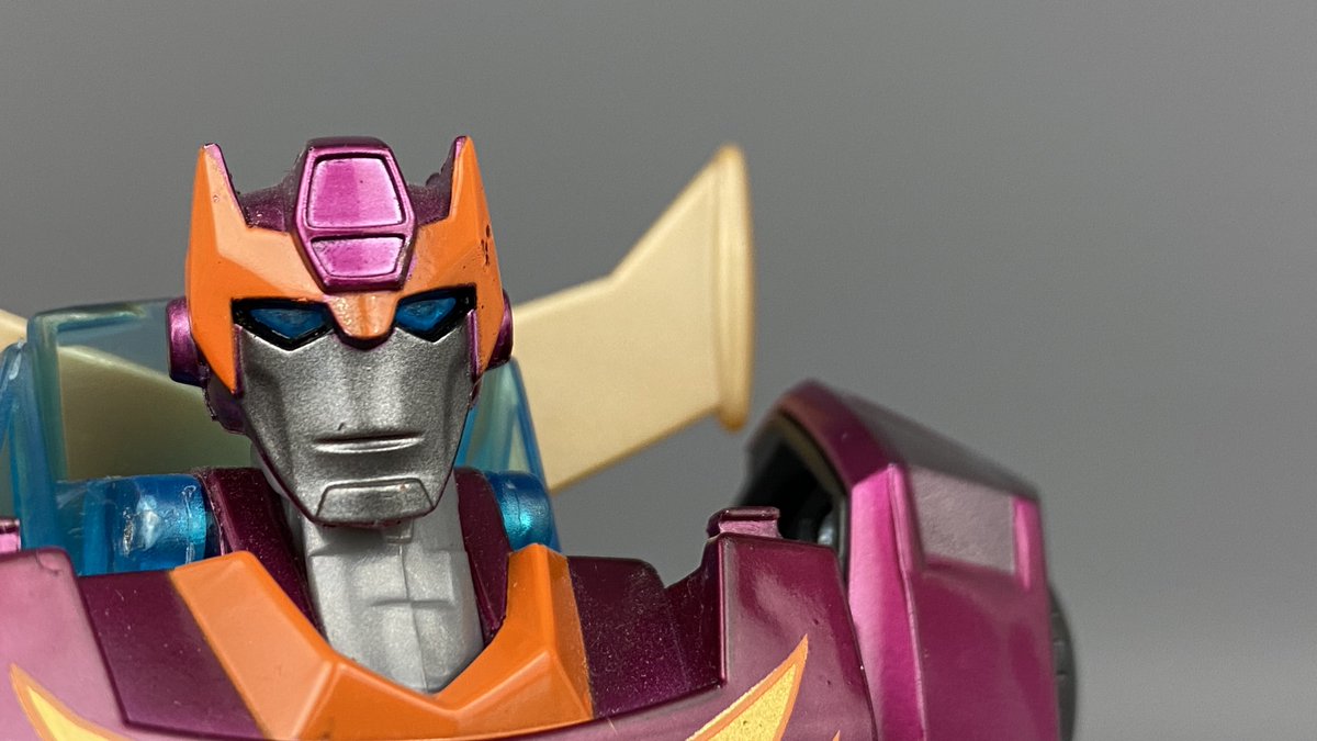 cophonz's tweet photo. Just a little bitesize vid! Watch my #chill #howto #transformation #youtubevideo of #transformers #animated #Rodimus aka #HotRod From #takaratomy accompanied by some #chillwave!

The video: https://t.co/5DaQc49wMu

and some pics: Enjoy! https://t.co/rvOyVN76hU