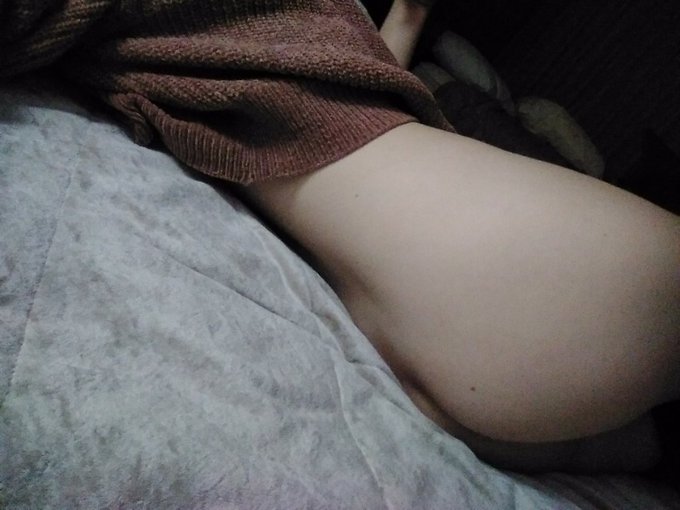 #sexting #arousr #nudes #premiumsnap  Follow me or retweet for a nude sent to your dm! I will be on all<a href="/tag/sexting"class="tags">#sexting</a><a href="/tag/arousr"class="tags">#arousr</a><a href="/tag/nudes"class="tags">#nudes</a><a href="/tag/premiumsnap"class="tags">#premiumsnap</a>