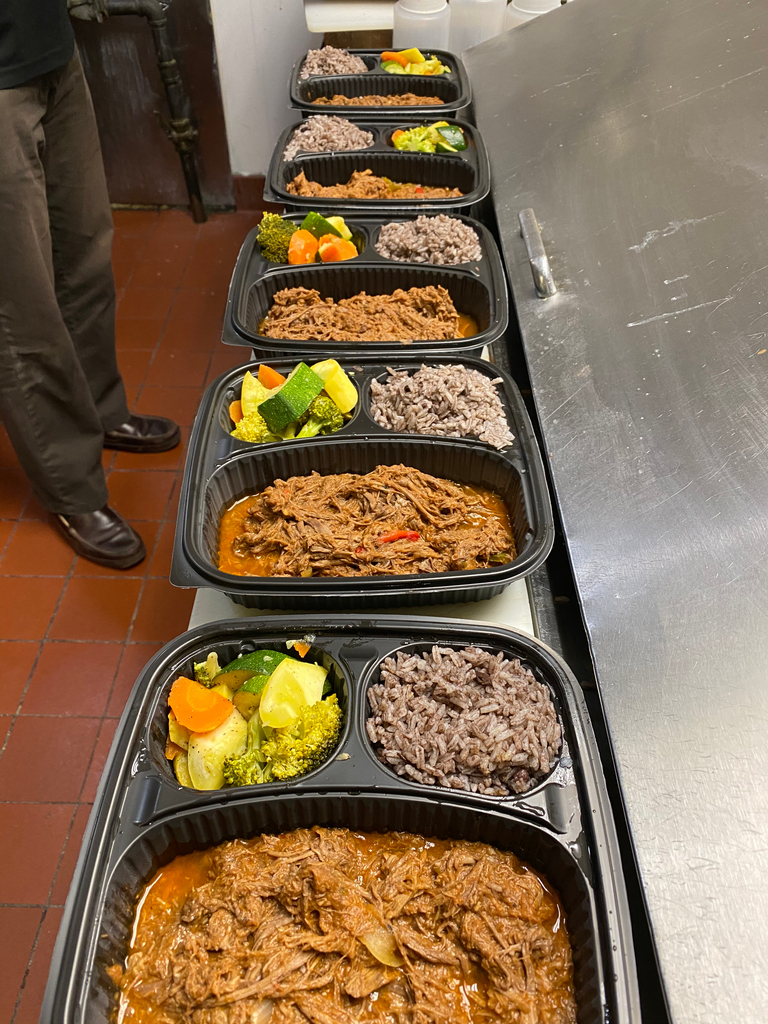 casacubanajc's tweet photo. Our Cuban classic Ropa Vieja packaged in our Individual boxed meals for all orders! Now available by calling 201-792-2272.
#cubanclassics #ropavieja #cubanfood #individualboxedmeals
#casacubanajc https://t.co/EjaroioDCK