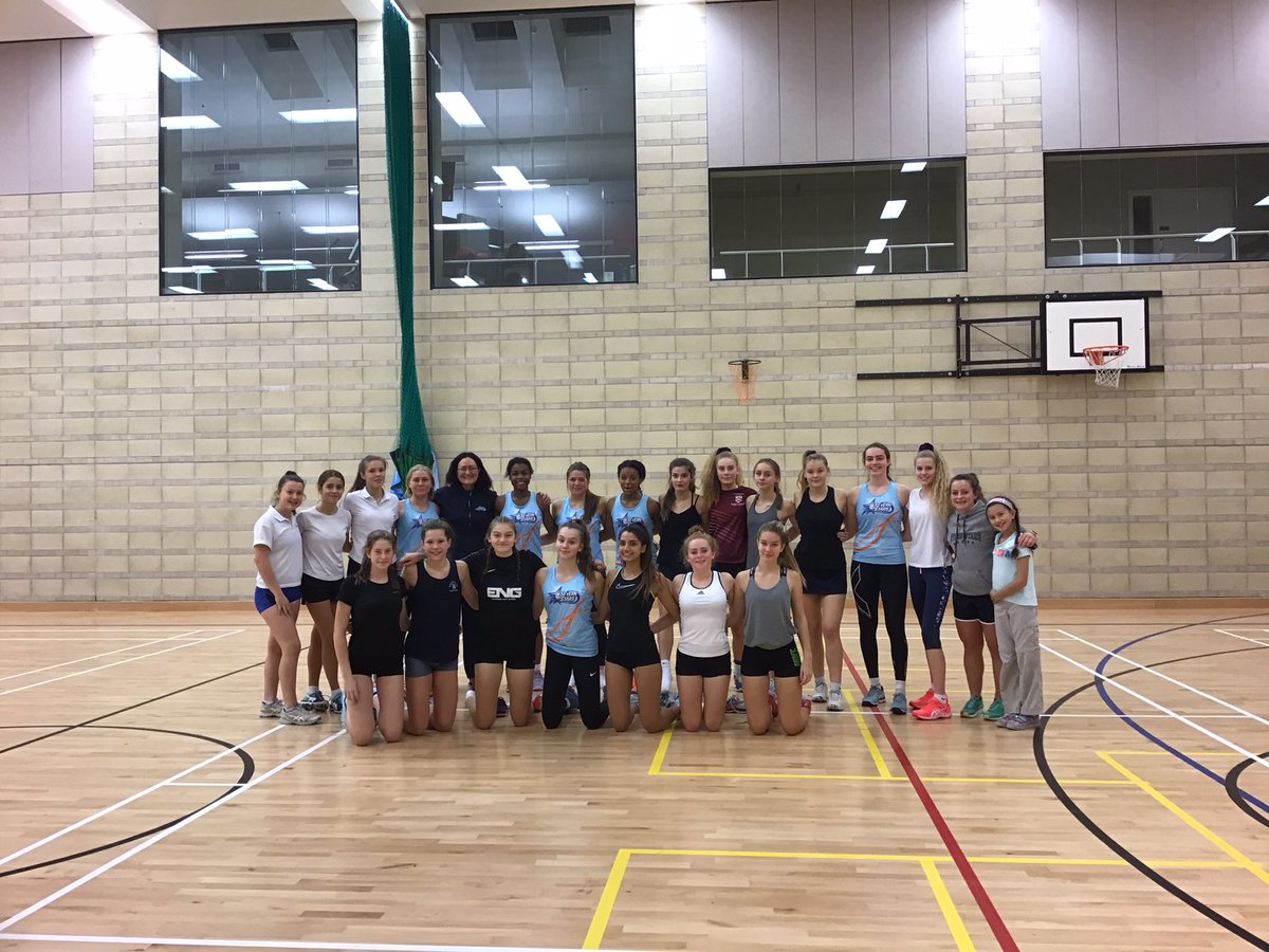 EKM05's tweet photo. Not quite how I envisaged the @SevernStarsPP @KingsWorcester Nova season finishing🏐🏡but fair play to these🌟who have been a credit to themselves&amp;their supporters👊🏽
If only we could have shown them what we can do on the court😆
“With every ending there’s a new beginning”#Stars https://t.co/g1Vb8x1JnX