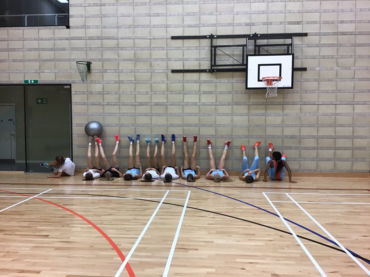 EKM05's tweet photo. Not quite how I envisaged the @SevernStarsPP @KingsWorcester Nova season finishing🏐🏡but fair play to these🌟who have been a credit to themselves&amp;their supporters👊🏽
If only we could have shown them what we can do on the court😆
“With every ending there’s a new beginning”#Stars https://t.co/g1Vb8x1JnX