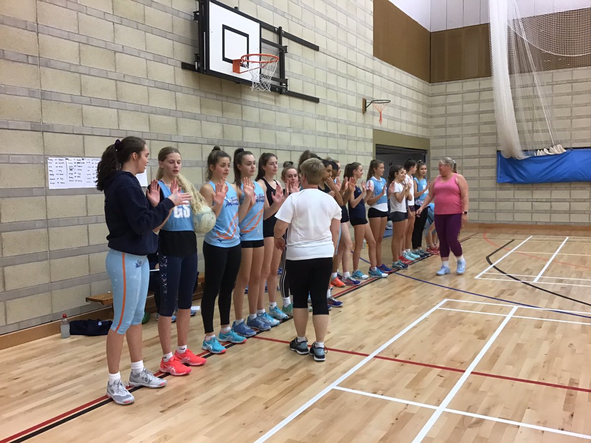 EKM05's tweet photo. Not quite how I envisaged the @SevernStarsPP @KingsWorcester Nova season finishing🏐🏡but fair play to these🌟who have been a credit to themselves&amp;their supporters👊🏽
If only we could have shown them what we can do on the court😆
“With every ending there’s a new beginning”#Stars https://t.co/g1Vb8x1JnX
