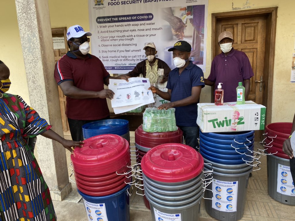 BafsLeone's tweet photo. Our last destination today as part of our distribution of COVID-19 items and sensitization of farmers was Moyamba District. 

Our message is: COVID-19 is a common enemy, we must be challenged to take action
#EUStandswithSalone @TomVensEU @jemilla2 @jonathan_lamboi @AmbroseJames12 https://t.co/YAGbQcHKRL