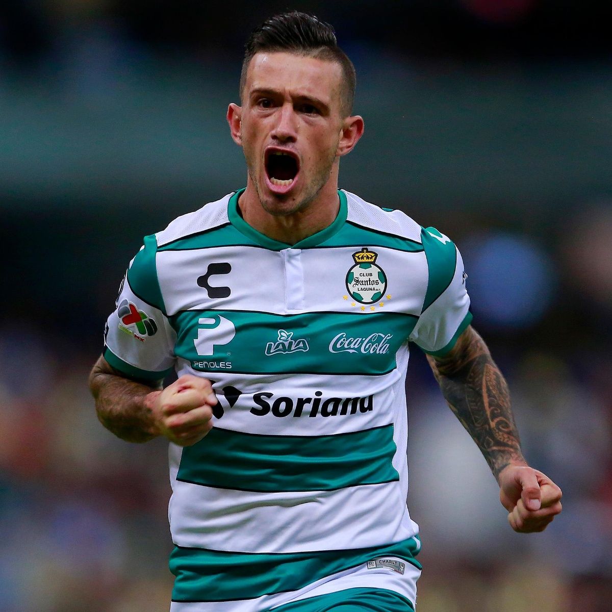 Brian Lozano pode chegar ao FC Porto para colmatar a possível saída de Jesú...