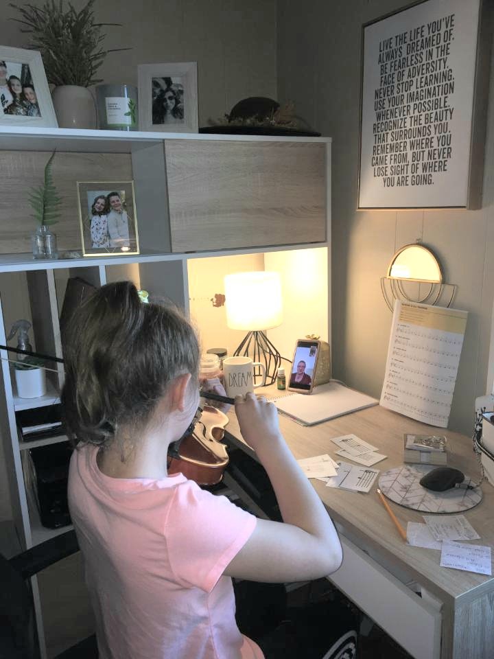 jackie_vayro's tweet photo. When your house is taken over as a school room. Violence lessons continue,  art and PE ✔ even community service by delivery care packages to homeless. #5thgrade #ethanandella #indianheadbraves @ihes_braves #smma https://t.co/qZKHQT0gYa