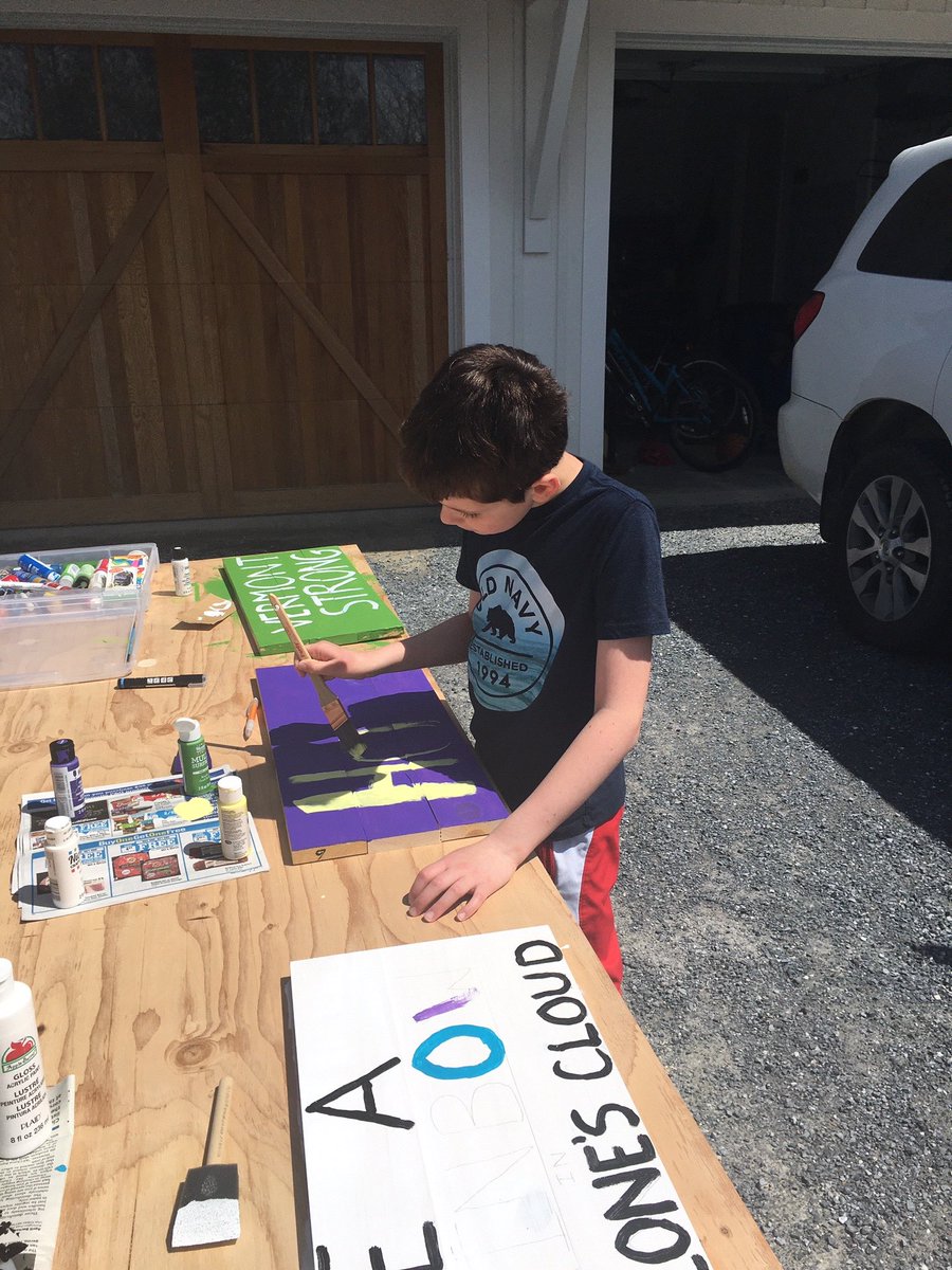 gove_rebecca's tweet photo. A Hinesburg family making signs to post on their road ❤️#hcslearns #cvsdvt #cvsdstrong #artathome https://t.co/SBI9FaX7Gf