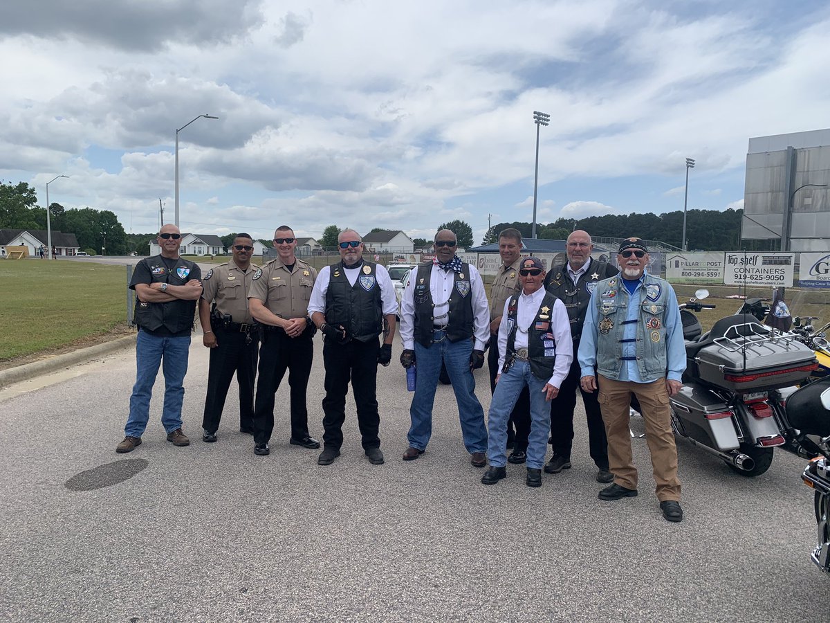 Thank you to this group of men for keeping <a href="/TheOfficialCvHS/">Cleveland High NC</a> seniors safe during their processional and leading them through our community!  #ClevelandProud #MissourRams