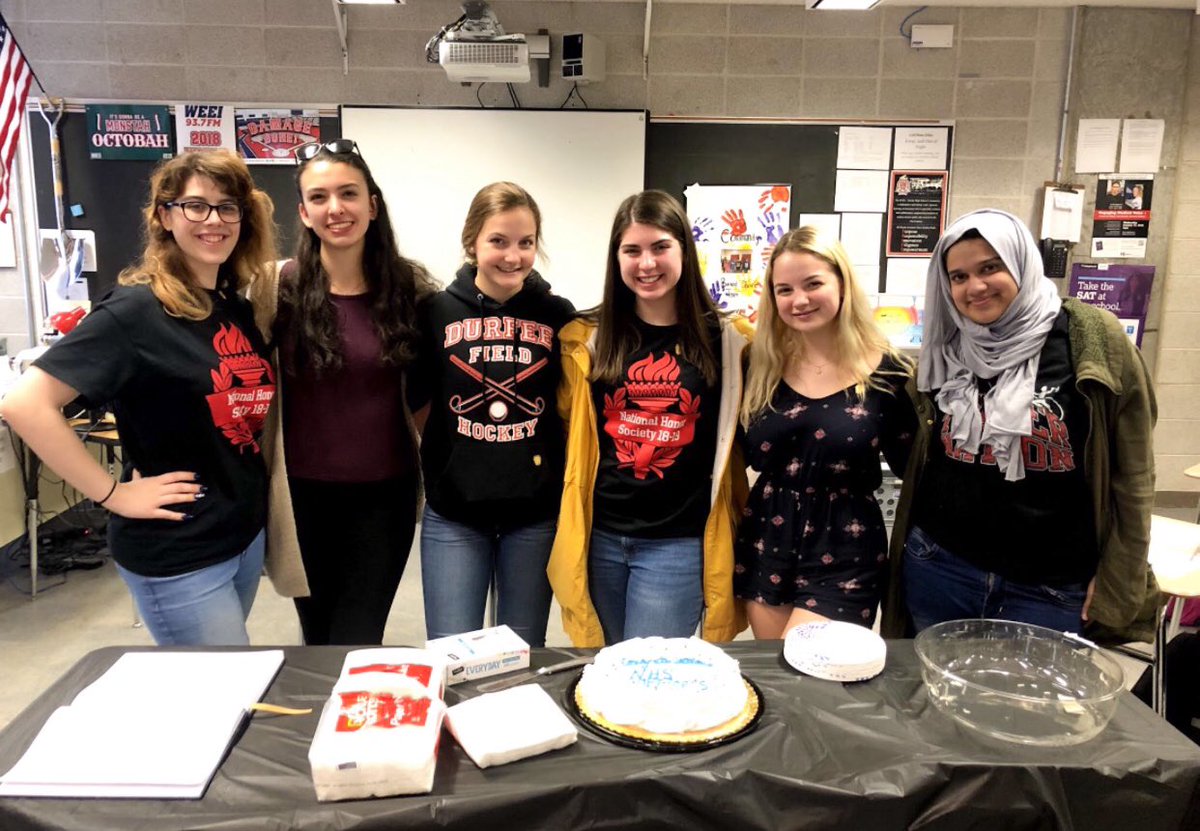National Honor Society tweet media