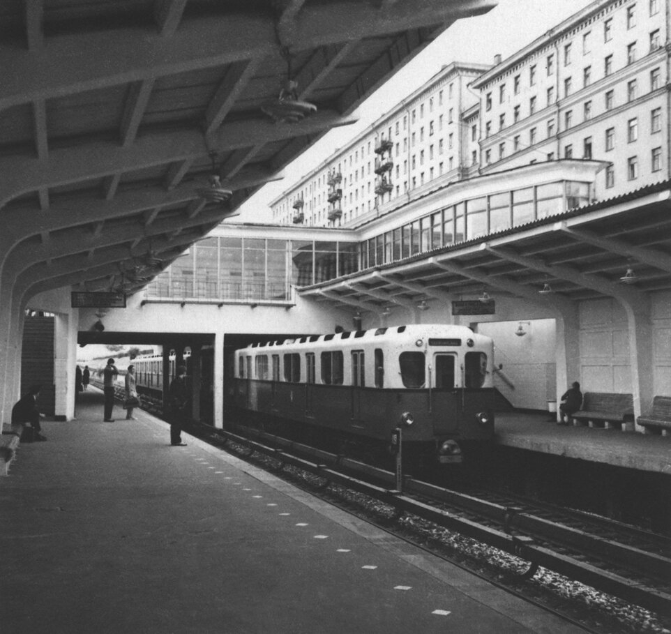 moscowgov's tweet photo. Happy birthday, Moscow metro! 85 years is a pretty big number, but a lot lies ahead. Dozens of kilometres of lines and new achievements are planned

#Moscow https://t.co/ClYSU0jbCd