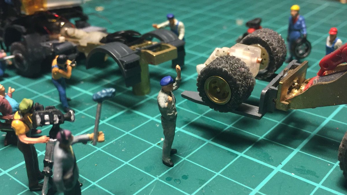 der_theoretiker's tweet photo. Mittels 3D-Druck und einigen Stunden am CAD ist ein Mikromodell inzwischen fast wie ein Lego-Bausatz. Vorausgesetzt der Konstrukteur hat gut gearbeitet #Shapeways #CAD #RC #Mikromodell #1zu87 #theoretiker #Radlader #Liebherr https://t.co/yVyrCCXHyz