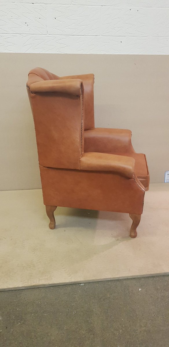 PmContract's tweet image. Our Queen Ann Wingback armchair.
#deep_buttoned
#homefurniture
#armchairs
