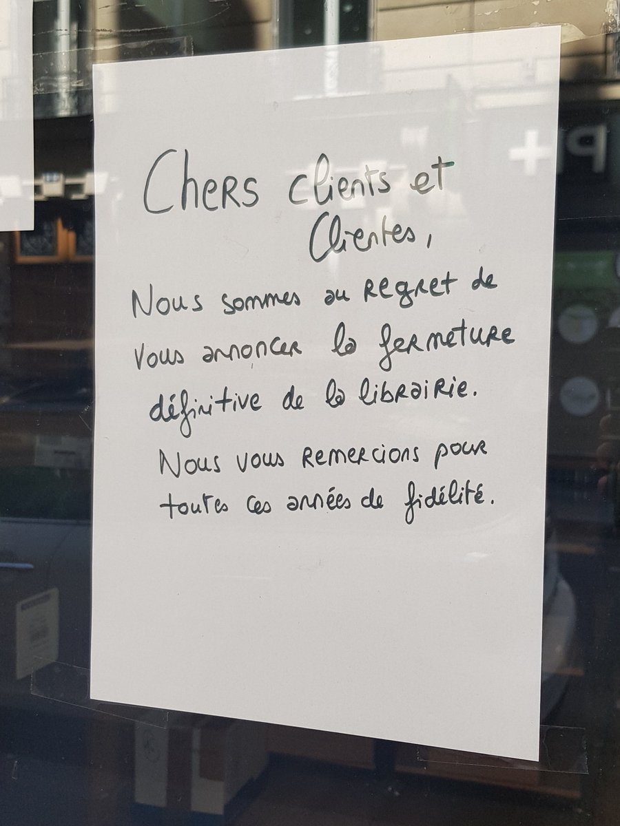gdecoet's tweet photo. rue de Fleurus, Paris
#librairie @mairie6paris 
#coronavirus https://t.co/UUu306Wh71
