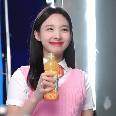 nayeonfilter's tweet photo. baby https://t.co/oMFsLxYh5Z