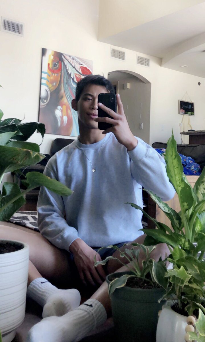 lukemorerice's tweet photo. work from home wardrobe https://t.co/BOPgbyuqeg