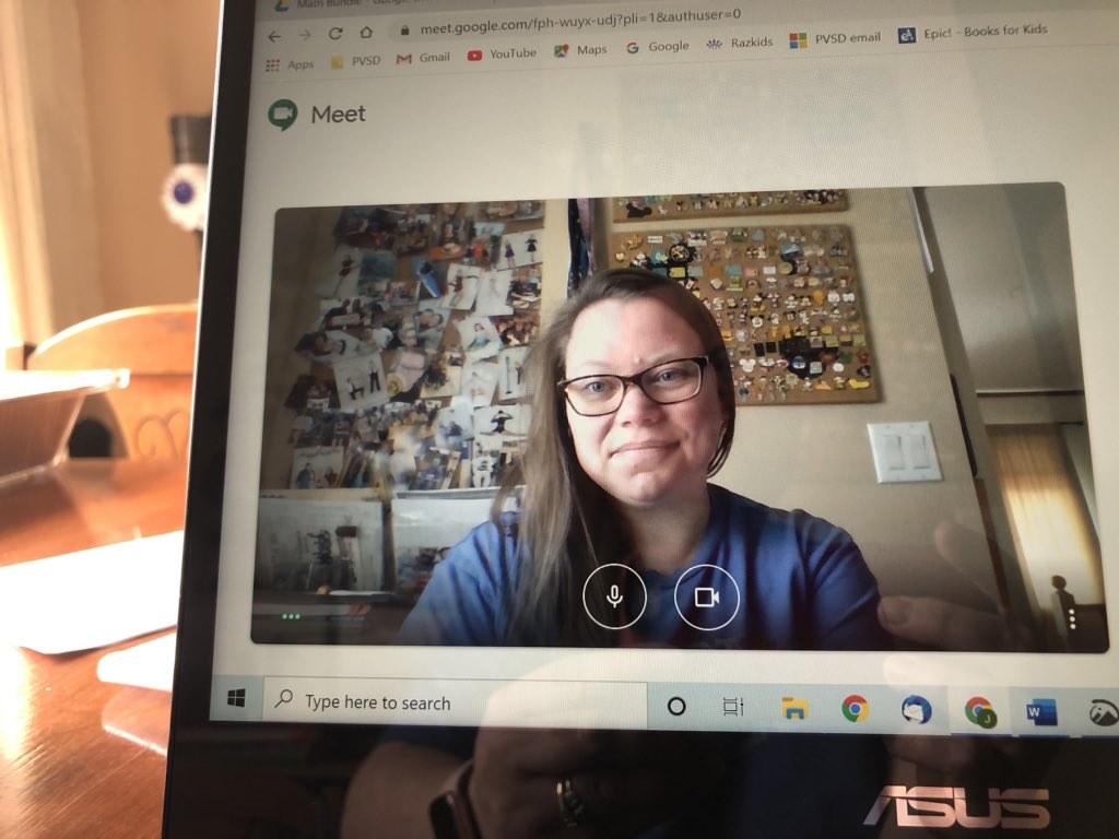 JMBr00ks's tweet photo. Last Google Meet for the week, coming up!  #dolchwordflashcards #EAlife #newnormal #PVSDproud https://t.co/kpaCtmLjkl