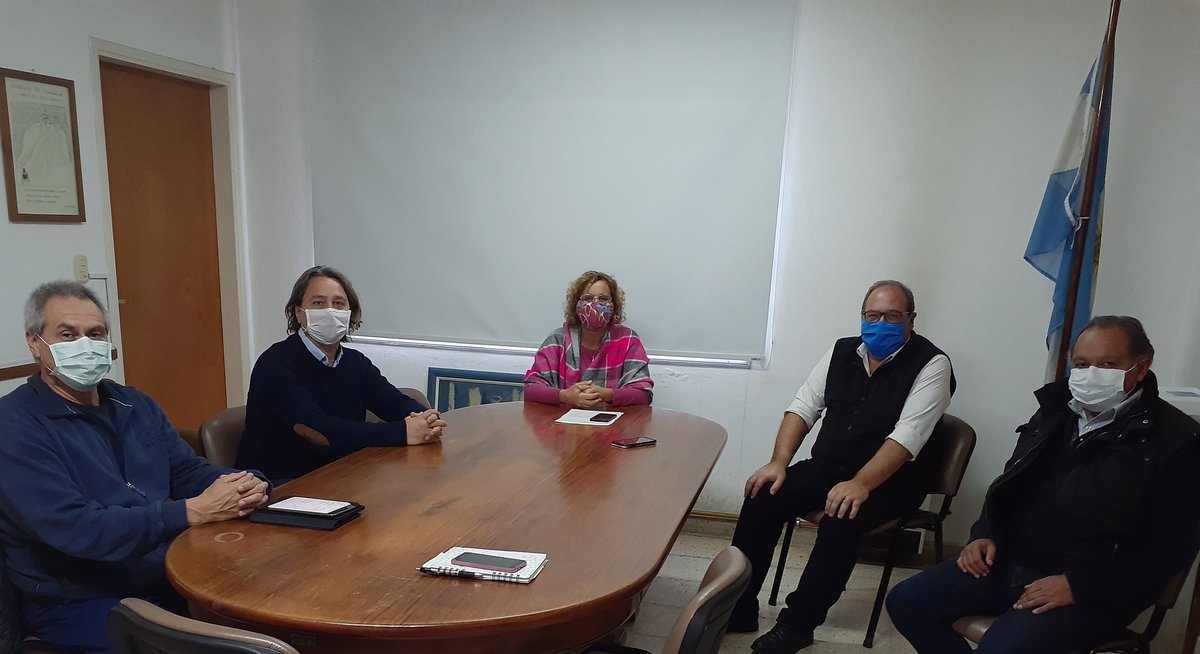 adrianalasino's tweet photo. Avances en convenios para prácticas asistenciales de los  estudiantes de la @esmedicinamdp

Junto al Secretario de Vinculación @sambueza_julio visitamos el #INAREPS
La Directora Laura Valente  nos recibió  con su equipo de trabajo para ajustar las líneas  de acción a futuro https://t.co/IiDIGmaW7B