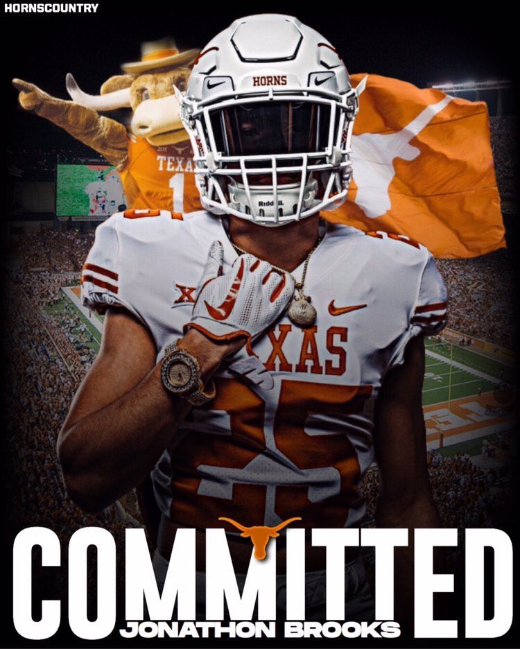 2brookss's tweet photo. COMMITTED 🤘🏽 #HookEm https://t.co/kOHE2jqVGO