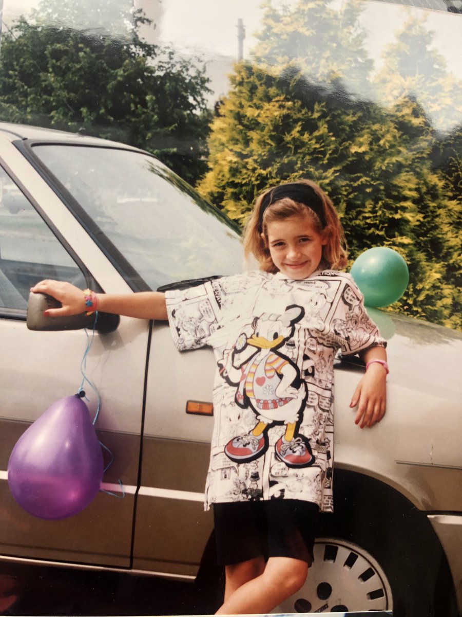 jessicajayne86's tweet photo. #throwback to my childhood 😂 #poser #madeforthestage #nevermadeit https://t.co/Fimm34z9aS