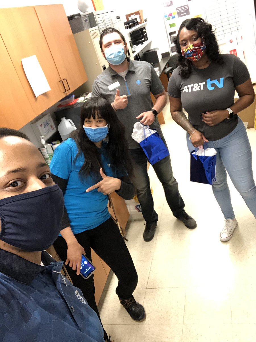 Thank you ! <a href="/Tenesha34867276/">Tenesha Hayes</a> for Supporting the Frontline Employees here at Homewood !! WE APPRECIATE IT #BeThere @Summitin2020 <a href="/AlcarazJeysin/">Jeysin Alcaraz</a> @joe_boxer44 @tbh_bernie