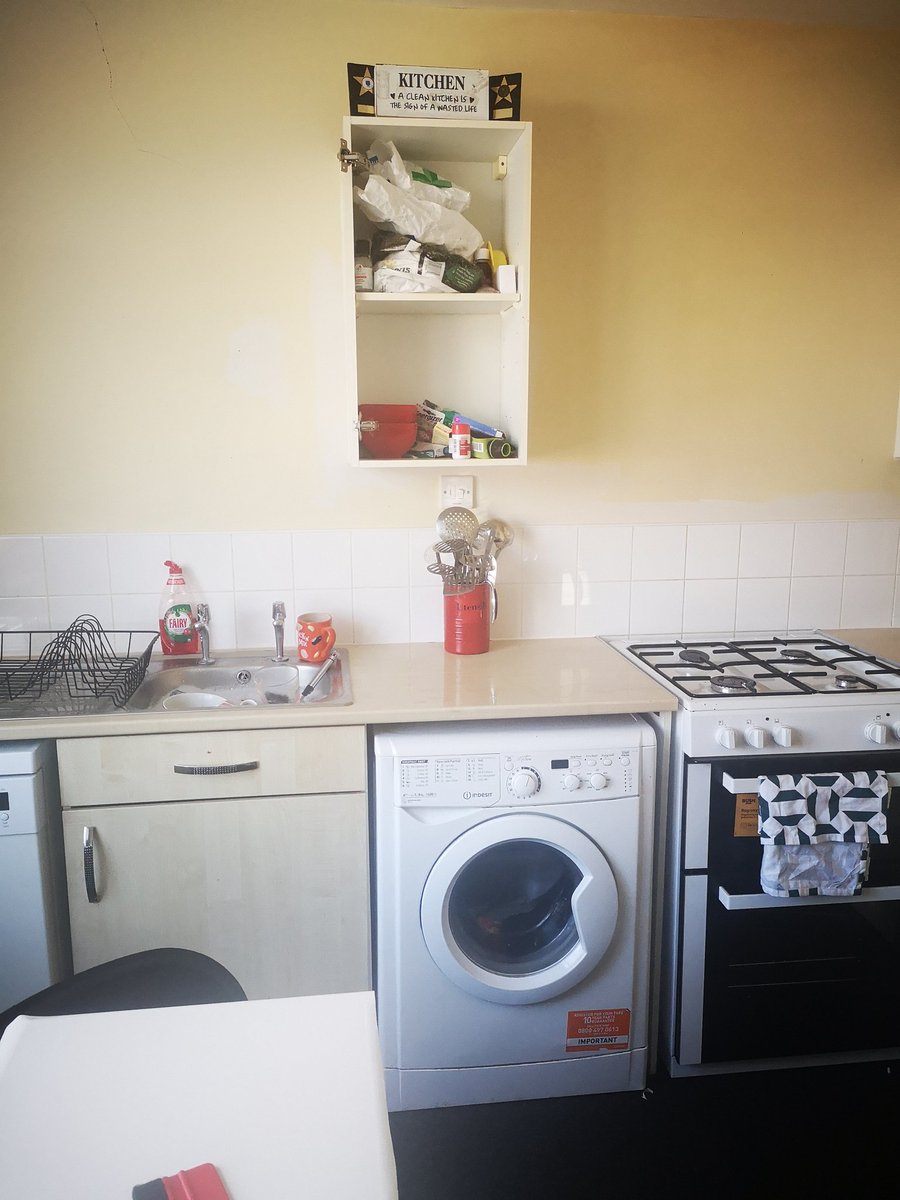 carlac1923's tweet photo. Not sure if I'm procrastinating but learned a new skill today allby myself N I've updated my kitchen from brown and boring council kitchen to high gloss on reflection should of painted first but I'm too impatient 😂😂 used dc fix (fablon) think it looks good! https://t.co/tdsaelXZWq