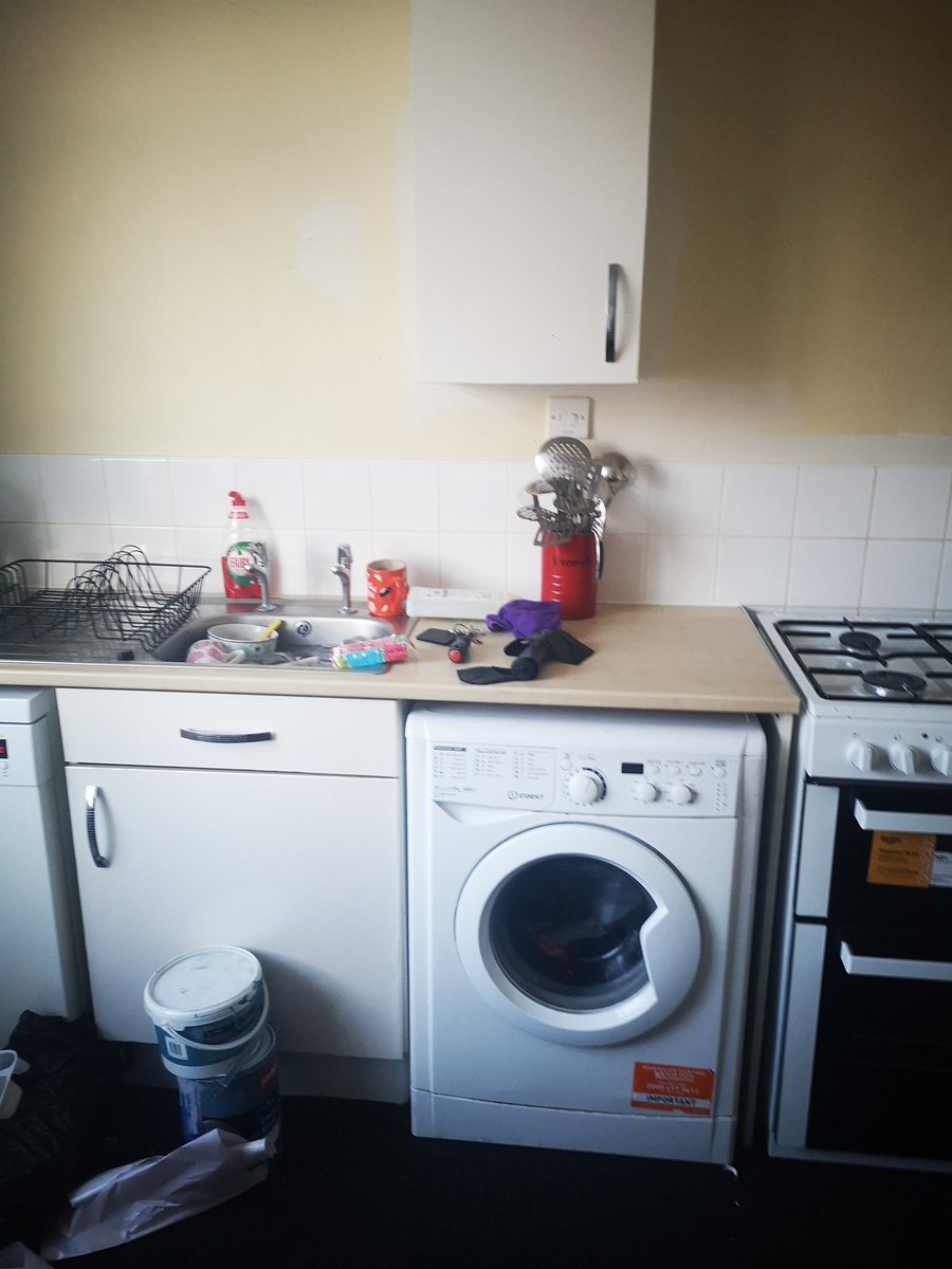 carlac1923's tweet photo. Not sure if I'm procrastinating but learned a new skill today allby myself N I've updated my kitchen from brown and boring council kitchen to high gloss on reflection should of painted first but I'm too impatient 😂😂 used dc fix (fablon) think it looks good! https://t.co/tdsaelXZWq