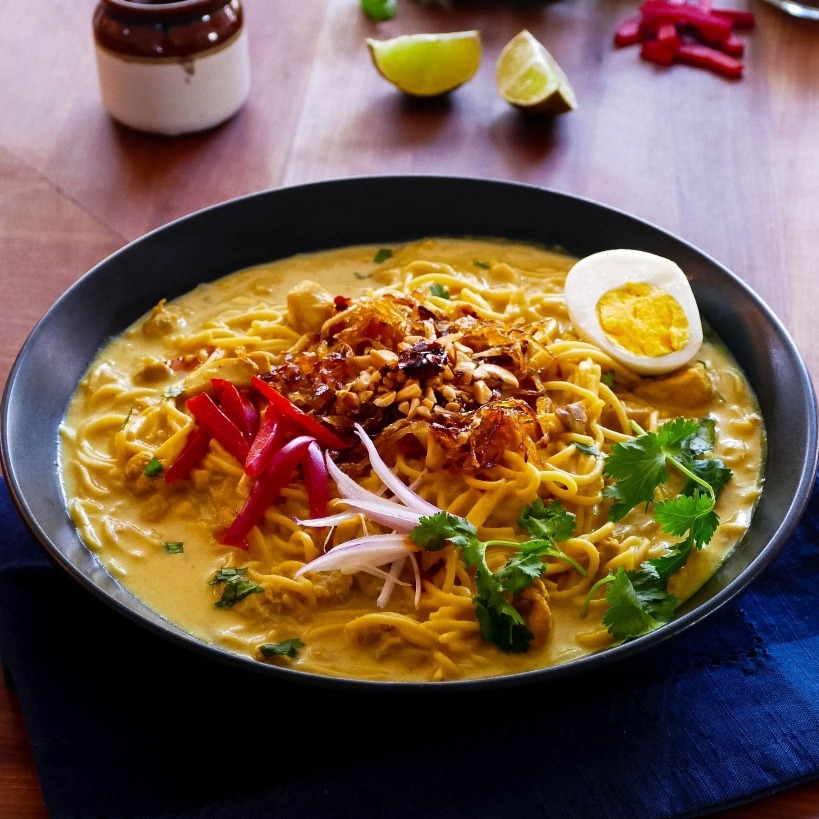 paintkitchenred's tweet photo. Instant Pot Khow Suey is a Burmese noodle dish that's very similar to Thai khao soi.  I've adapted a family recipe to make it much easier.  The garnishes are a must! RECIPE ➤ https://t.co/ENrPqk6MDv https://t.co/MIHqlEgjTy