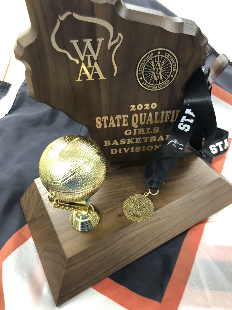 OregonPanthers's tweet photo. Thank you so much to the @wiaawi for recognizing our Girls Basketball team with a nice trophy and team medals. We are grateful. #pantherup https://t.co/OpBLbRYdk1