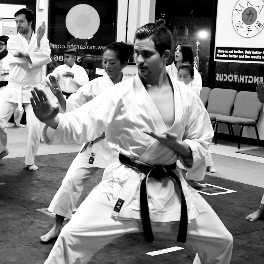 KarateMKA's tweet photo. ⛩️ Why do we practice only a handful of techniques extremely often?
-
Isnt it better to have more tools? 🤔
-
Consider this: would you rather have 1000 very dull and unrefined swords or 5 extremely sharp and polished blades? ⛩️⠀⠀⠀⠀⠀
#shotokan #karate https://t.co/3VyXtm3gNM