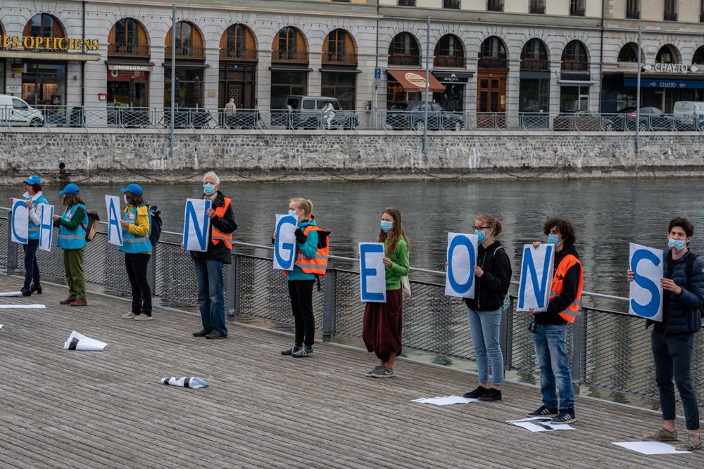 lecourrier's tweet photo. #Genève #Climat #Grèvepourlavenir Deux actions, l’une sur le pont de la Machine et l’autre devant l’aéroport, ont marqué ce vendredi #15mai consacré à la convergence des luttes climatiques et sociales. #challengeforfuture #strikeforfuture @greveduclimat
https://t.co/KkW8HVmwno https://t.co/0eYtzOj5tz