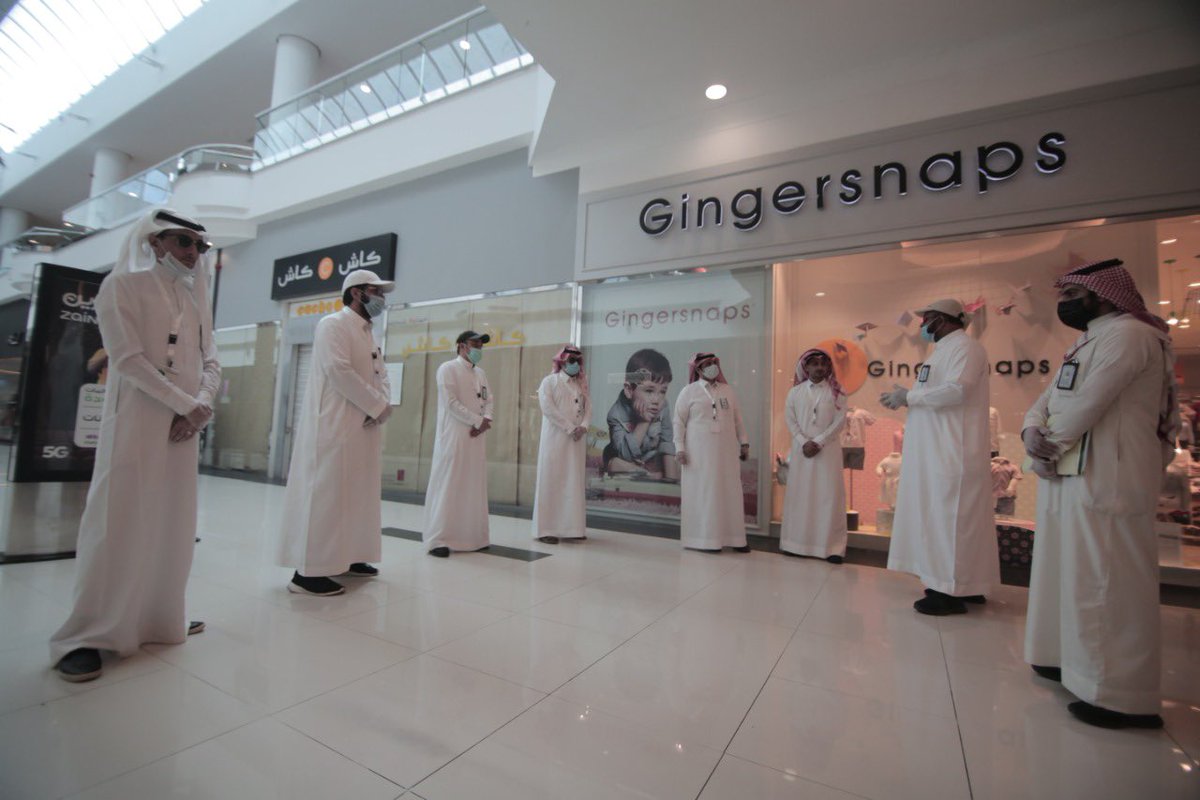 asirmunicipal's tweet photo. دشن أمين منطقة #عسير الدكتور وليد الحميدي اليوم، انطلاقة أعمال مبادرة " #حياتنا_أمانة  " بمدينة #أبها ، و ذلك بتوجيه من سمو أمير منطقة عسير ، و تأتي هذه المبادرة ضمن باكورة مبادرات نشامى عسير التي دشنها صاحب السمو الملكي الأمير #تركي_بن_طلال بن عبدالعزيز مؤخرا. https://t.co/wOAmNSDb13