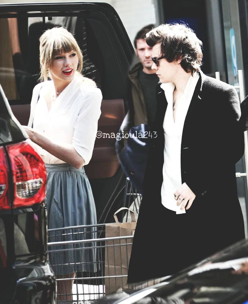  @Harry_Styles and  @taylorswift13 leaving a grocery store in Nashville.Harry Styles and Taylor Swift if they were both 23 years old. #harrystyles    #taylorswift    #haylorswyles  #hayloredit  #haylor  #haylorisreal  #haylorsameage