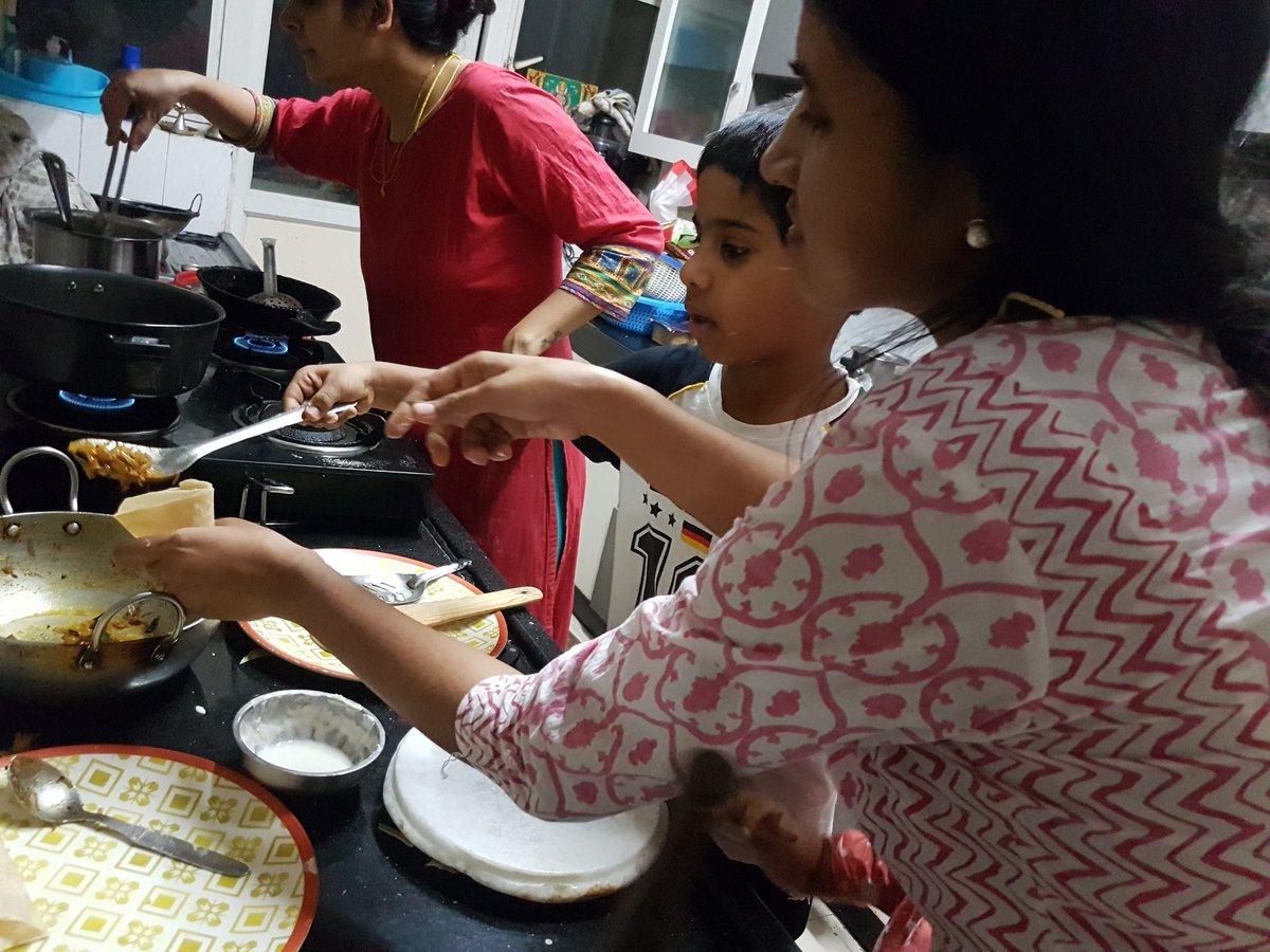 jayashrisurya's tweet photo. What a way to enjoy our #FamilyFriday ...connected with family...Cooked together...and completed a puzzle...#WellnessWitFam #InternationalFamilyDay2020 #Together @GmaWellness @DxbModern https://t.co/c1fsaa3QtZ