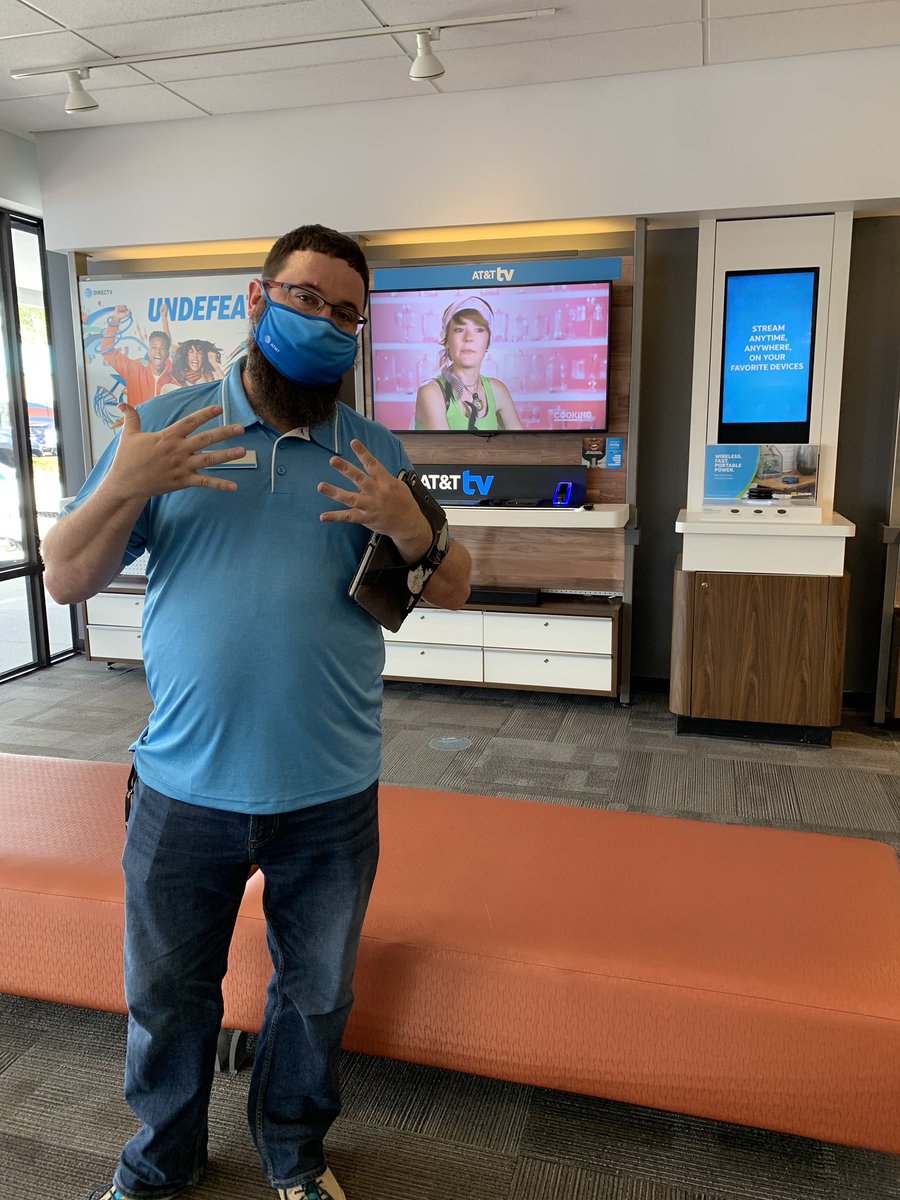 Garrett_813's tweet photo. Congratulations to James on his 9th AT&amp;Tiversary!! We appreciate everything that you do!  #TeamUni @jamo2808 @Bri_Cowell @team_oselett @MilagrosMontout https://t.co/RnTRSY9DnA