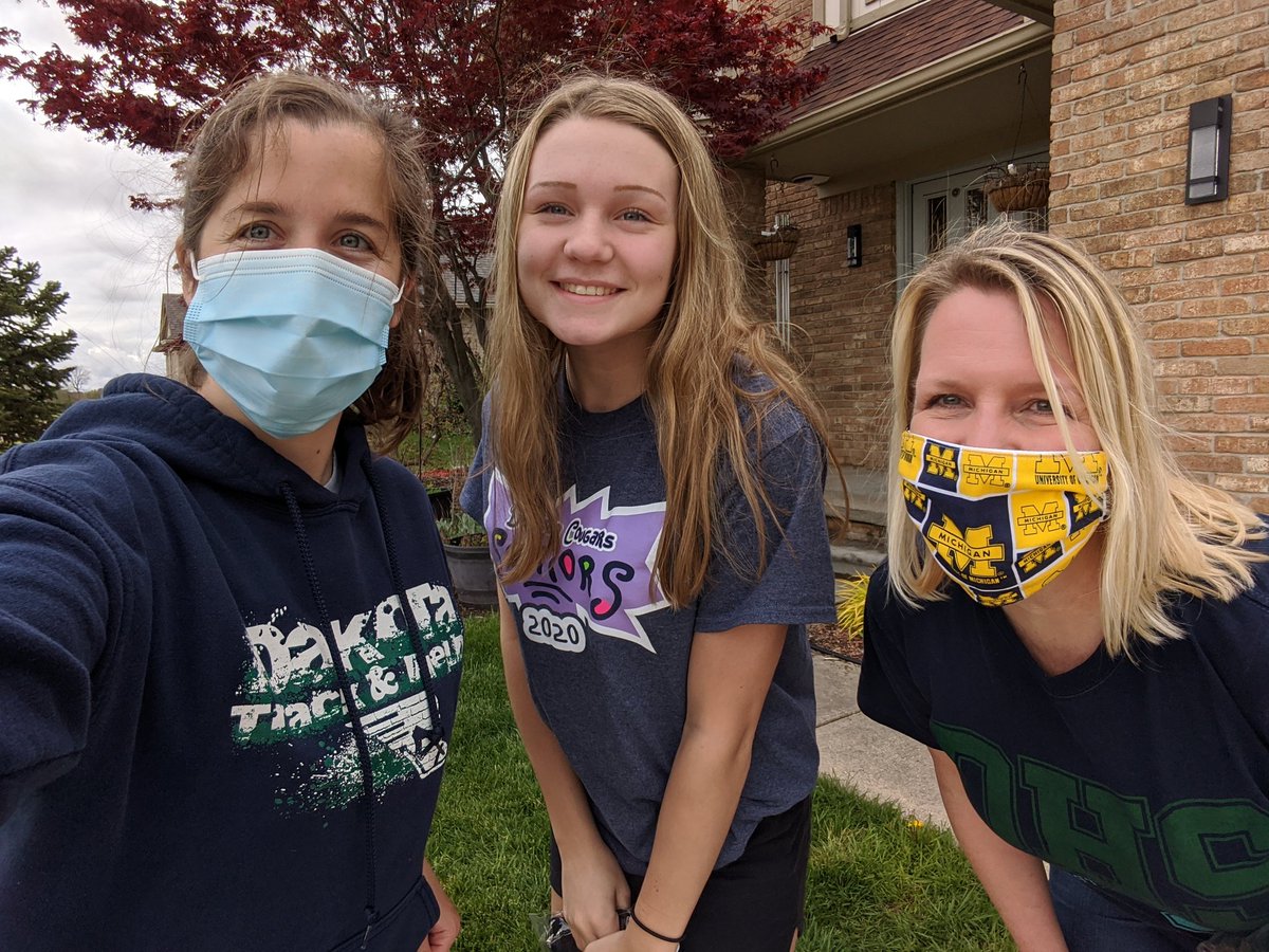 LewisTweets130's tweet photo. We love our seniors!! @DHScougars2020 https://t.co/uSipYiyGoN