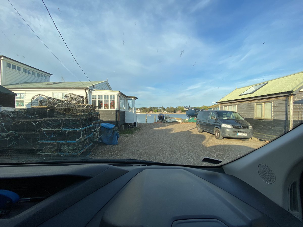 PassionSeafood's tweet photo. And so begins another night/day of delivering immaculate fish and shellfish to the fishmongers’ slabs and counters of London #Shore2Shop Just-landed wild Suffolk #bass and Amble #lobsters ultimate quality, integrity, provenance and with top banter 👌🏼😎🐟🦞 https://t.co/n7yRZOcVuw