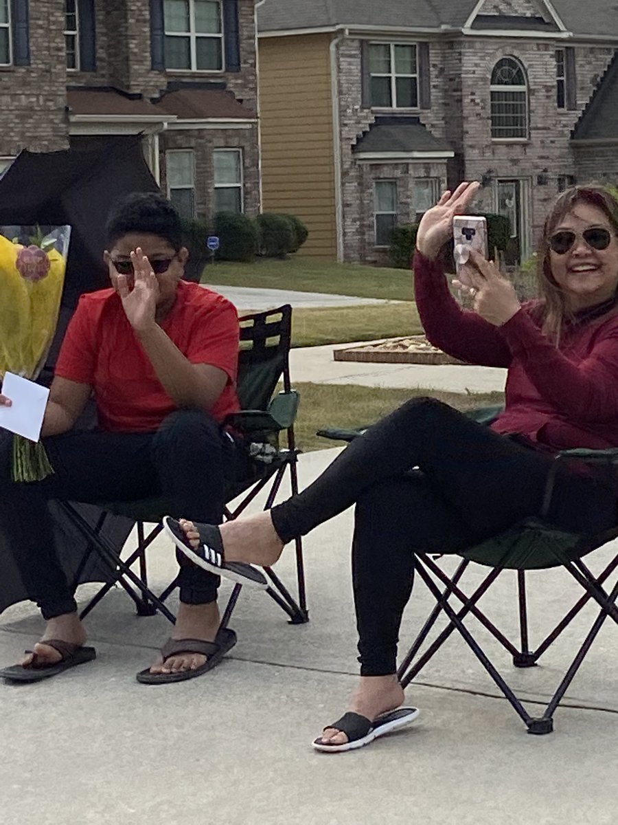 RedOakElemen's tweet photo. What happens when adults come together for their ❤️ of children? #magichappens What a great culmination to my first year as a principal. #redoakready I love this job because I continue to see magic!! @LearnInHenry @Crobept33 https://t.co/DFBZcBzmBu