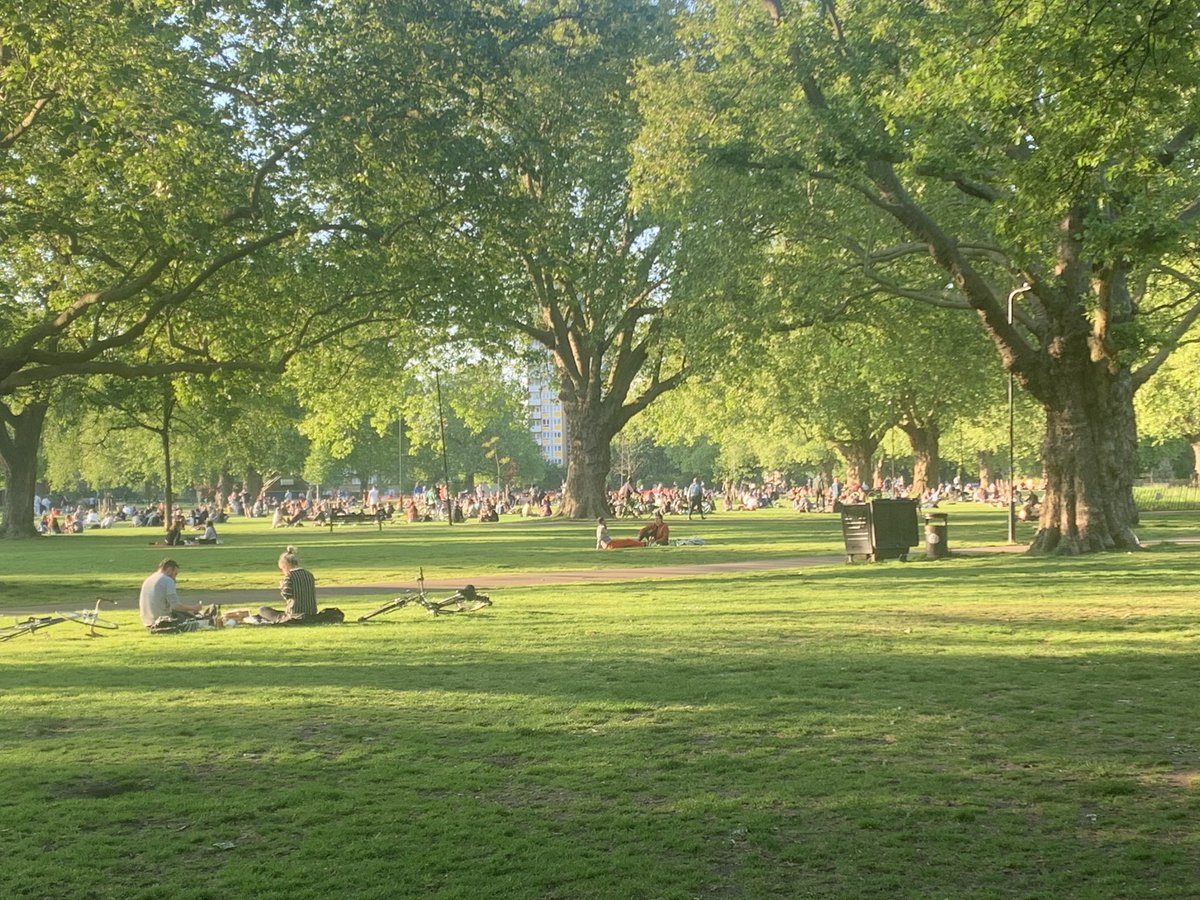 lindakearns's tweet photo. @BorisJohnson is this what you meant when you said people can meet one person from another household in the park? #londonlockdown https://t.co/UaLbWXN9Dq