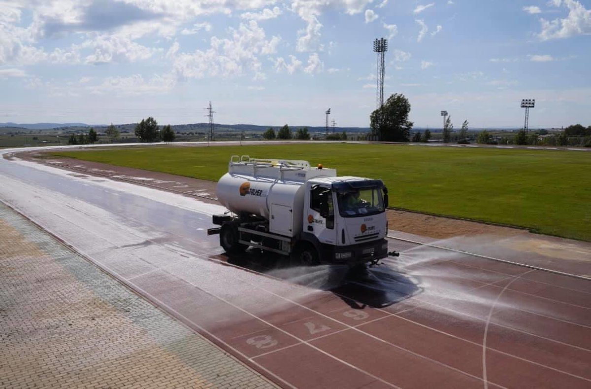 pozodeportes's tweet photo. El @AytoPozoblanco abrirá el lunes 18 las pistas de atletismo y tenis, el campo de golf y el centro hípico.

https://t.co/KAcAEb5l86 https://t.co/og1Xe1u3vZ