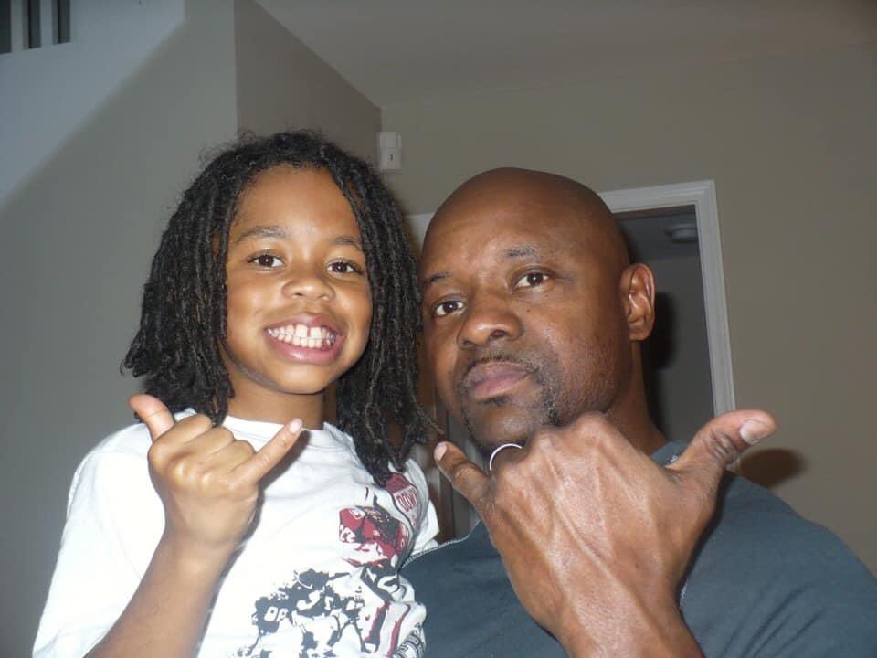 apa1906NETwork's tweet photo. #FatherhoodFriday || Meet Brothers Kelvin (Spring ‘94) and Keagan Wallace (Spring ‘19), both initiates of the Xi Beta chapter and great men of Alpha! We encourage you to share your #FatherhoodFriday posts on your account and tag us!
#AlphaFathers #XiBeta #FamilyOfAlphas https://t.co/xkORc976JA