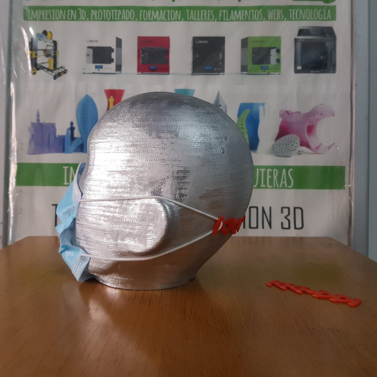 madrid3d's tweet photo. Protector para las orejas impresos en 3D flexibles. Las gomas de la mascarilla se ajustan en el protector y las orejas no sufren por llevar la máscara mucho tiempo.
Múltiples usos se pueden lavar con agua fría y lejía https://t.co/AnWagJHqh9