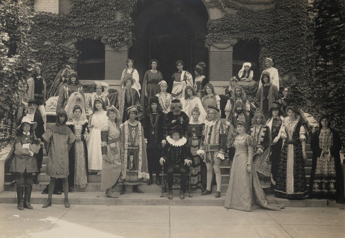UNCGArchives's tweet photo. State Normal and Industrial College (now #UNCG) faculty and students made quite a fashion statement during the May Day festivities of 1916! #archives, #FashionFriday, #MayDay https://t.co/ws90Z6dQQc