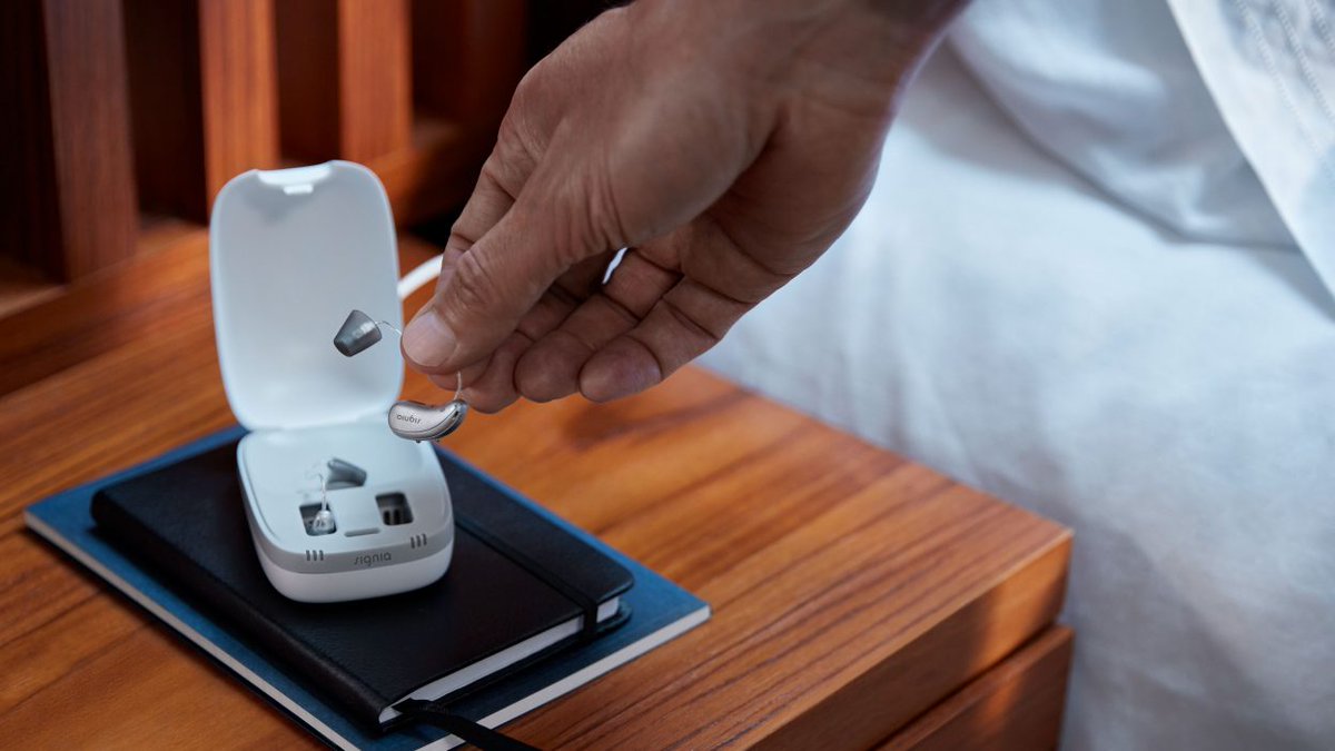 The revolutionary Signia Xperience platform with the world’s first acoustic-motion sensors gives hearing aids a new sense to understand the wearer’s changing needs—even when moving. 
 
#hearingaids 

houseofhearing.ca/hearing-aids/s…