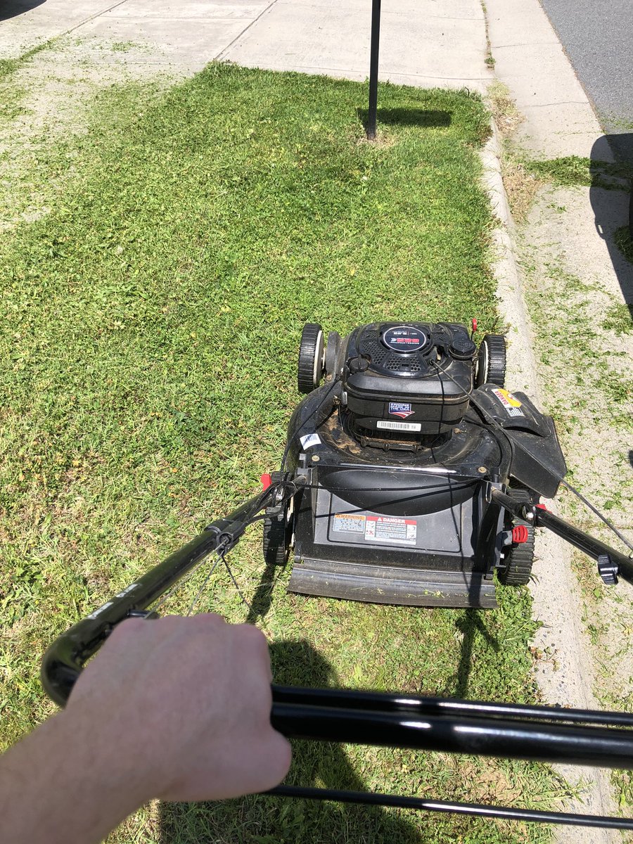 GarrettSmithley's tweet photo. Does this count as heat training? I was mowing left turns too. #ReadyForRacing #OnTheCushion https://t.co/EIoKtYWDRt