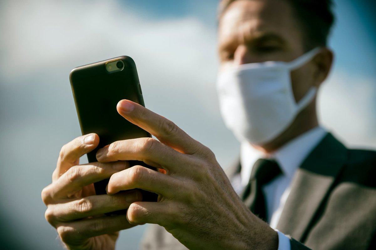 LNTecnologia's tweet photo. Coronavirus: el reconocimiento facial del teléfono aprende a identificar rostros con barbijos https://t.co/ixZ16tnd4S https://t.co/7HA4KCvJCB